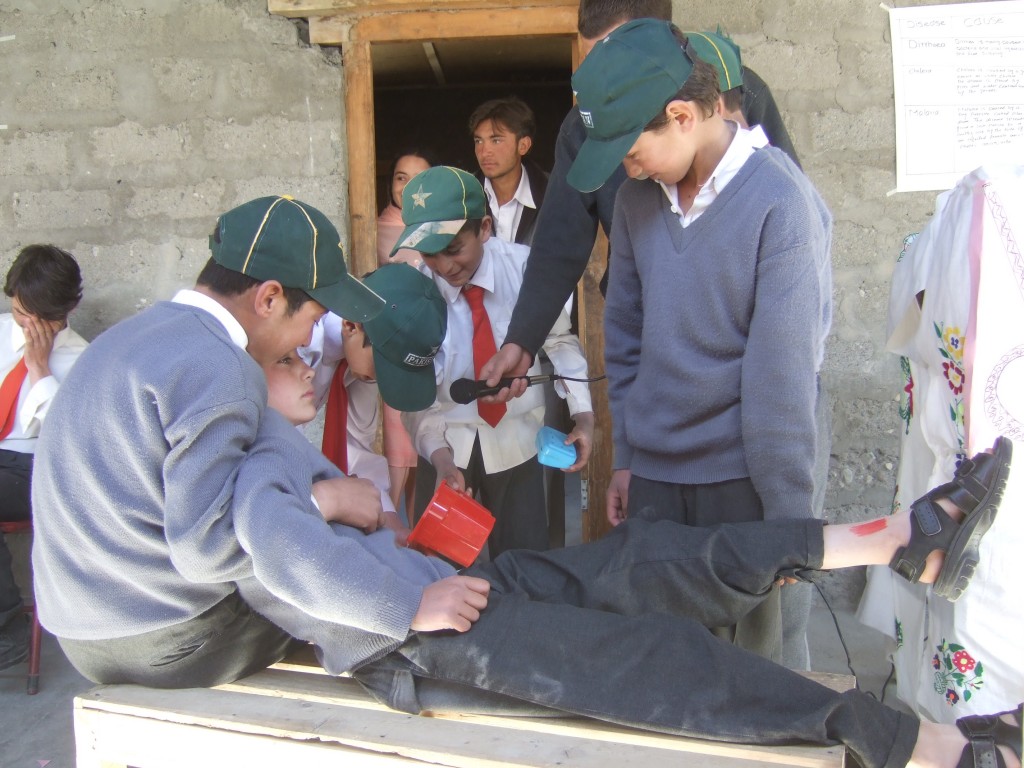 Students practice First Aid